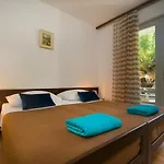 Laguna 2*