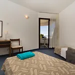 Hotel Laguna 2*