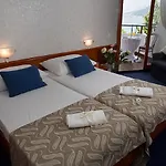Hotel Laguna 2*