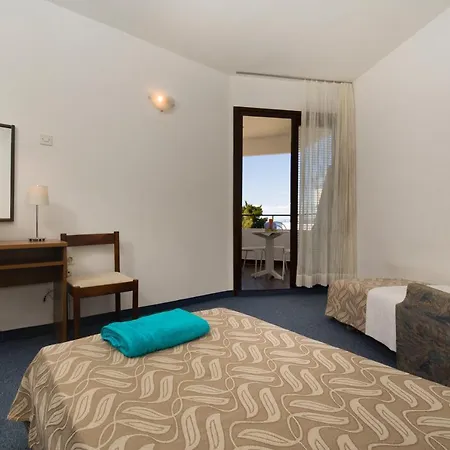 Hotel Laguna 2*