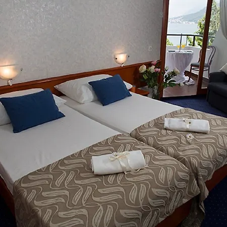 Hotel Laguna 2*