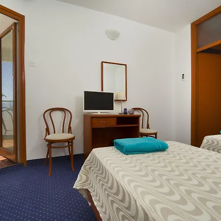 Hotel Laguna 2*