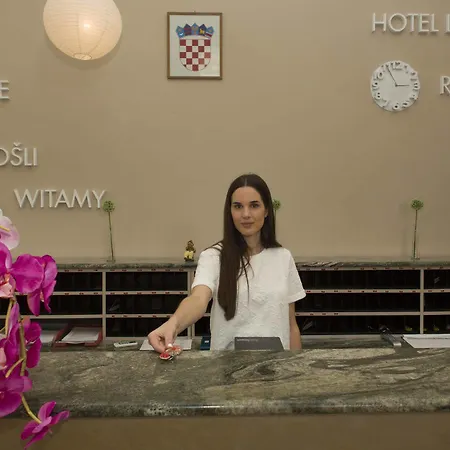 Laguna Hotel Gradac (Split-Dalmatia)