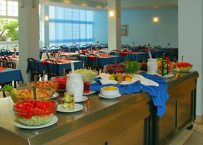 Laguna Hotel Gradac (Split-Dalmatia)